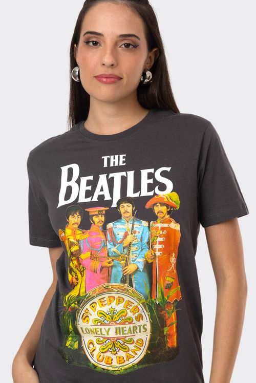 Camiseta The Beatles Sgt. Pepper s Lonely Hearts Club Band