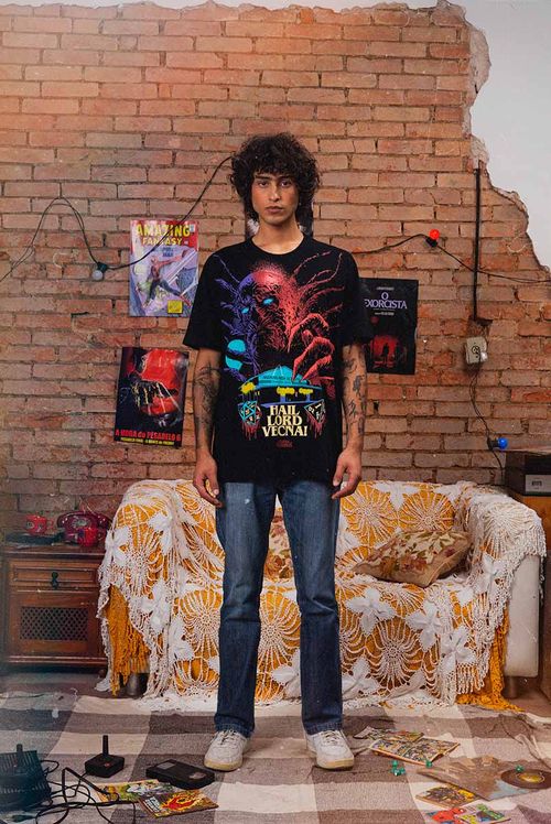 Camiseta Stranger Things Vecna e Hawkins