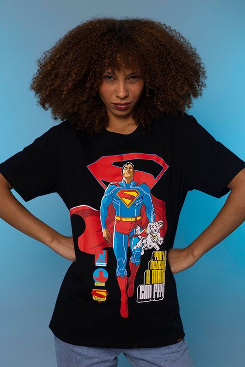Camiseta DC Comics Superman e Krypto