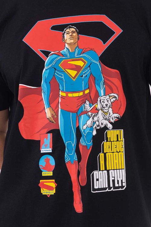 Camiseta DC Comics Superman e Krypto