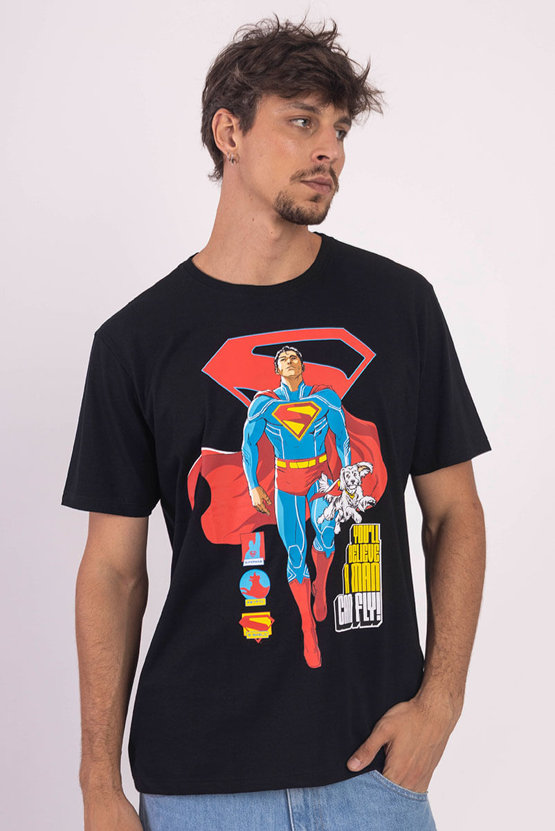 Camiseta DC Comics Superman e Krypto