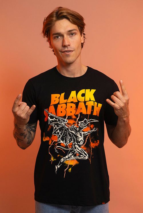 Camiseta Black Sabbath Color